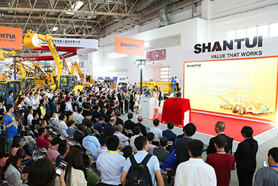 山推新品發(fā)布會暨新產(chǎn)品交機(jī)儀式“炫”動BICES 2017